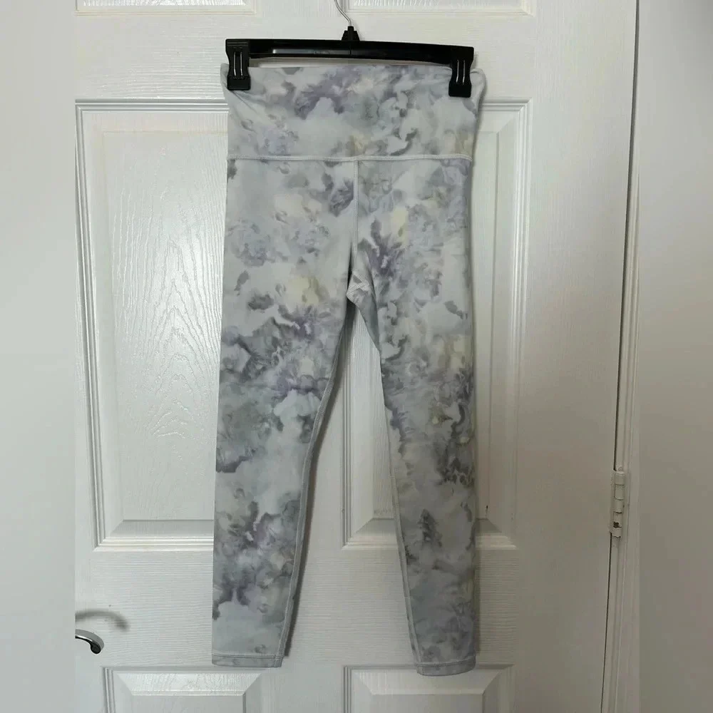 Athleta elation snow dye 7/8 length tight XS tie dye